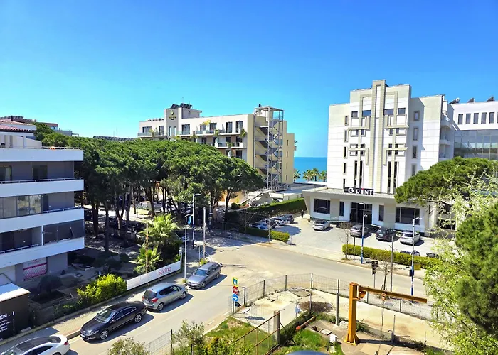 In 070 Golem (Tirana)